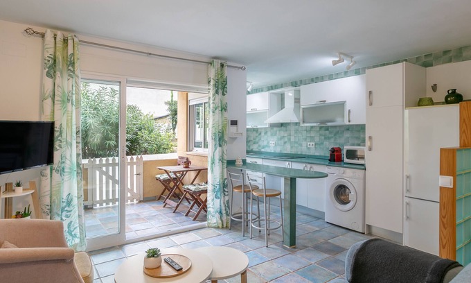 Cabo de las Huertas Apartamento | Apartamento "La Casita del Faro" con vistas al mar, terraza y Wi-Fi