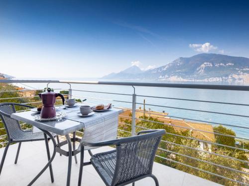 Magugnago Apartamento | Apartment La Maison Blanche-2 by Interhome