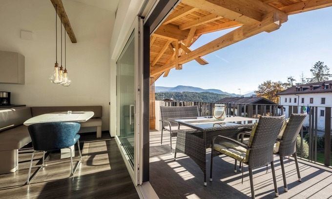 Tesimo Apartamento | Apartamento "Latemar - Schlosserhaus 31" con balcón y vistas a la montaña