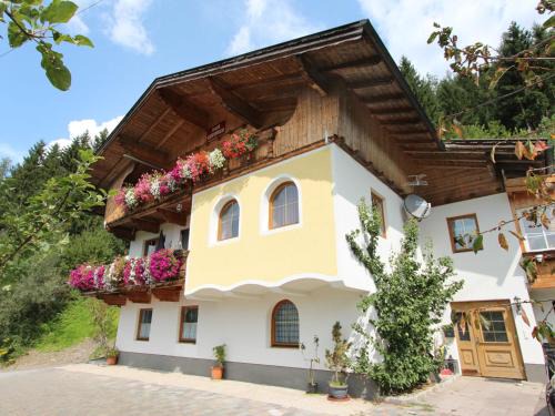 Gerlosbergeben Apartamento | Apartment Laura by Interhome