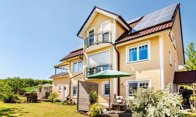 Hofgeismar Apartamento | Apartamento 'Lavendel' con terraza privada y Wi-Fi