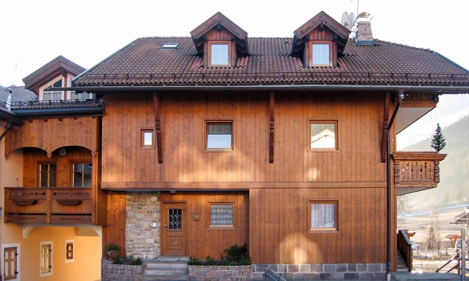 Fontanazzo Apartamento | Apartamento Lazzer by Interhome