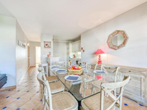 La Mole Apartamento | Apartment Le Clos des Vignes by Interhome