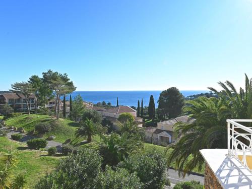 Cap Esterel Apartamento | Apartment Le Village - C5 235 by Interhome