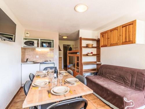 Les Boisses Apartamento | Apartment Les Olympiques - Tignes 1800-4 by Interhome