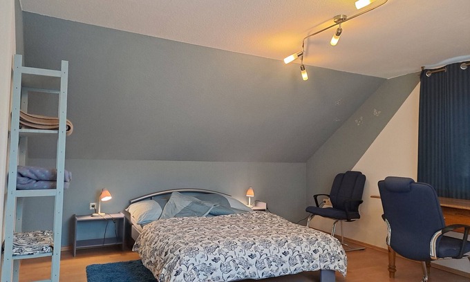 Tennenbronn Apartamento | Apartamento 'Les Papillons' con vistas a la montaña, terraza compartida y Wi-Fi