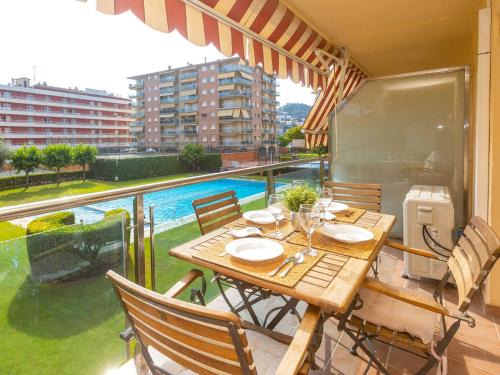 Santa Susanna Apartamento | Apartment Libra by Interhome