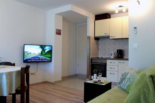 Kastel Gomilica Apartamento | Apartment Ljubica Kaštel Gomilica
