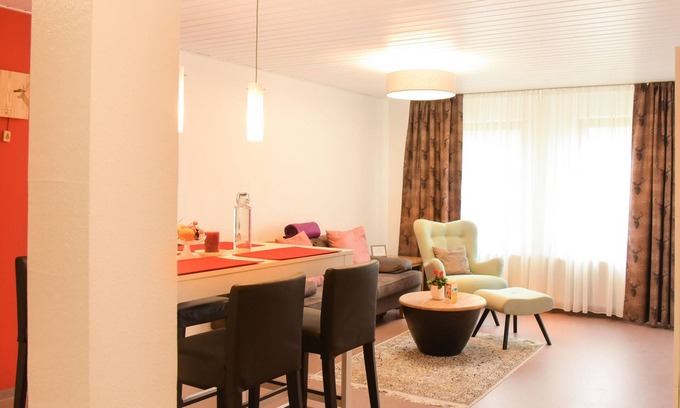 Unterkirnach Apartamento | Apartamento 'Löwenzahn' con vistas a la montaña, terraza privada y Wi-Fi