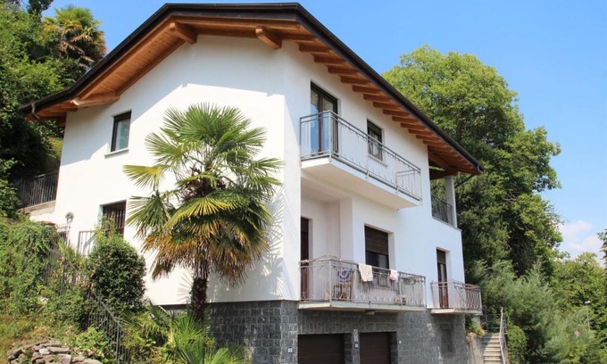 Piazza Apartamento | Apartment Lucina by Interhome