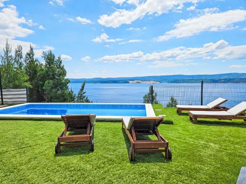 Celina Apartamento | Apartment Luxury Apartman Mir by Interhome