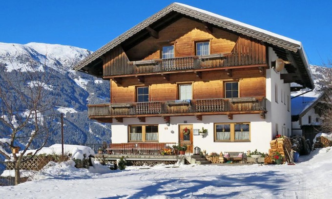 Ramsau im Zillertal Apartamento | Apartment Maiklerhof by Interhome
