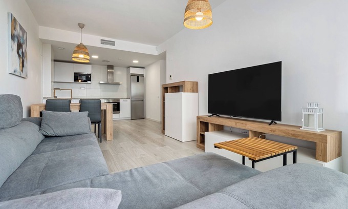 Roques Daurades Apartamento | Apartamento 'Maricel en Roques Daurades' con piscina compartida, Wi-Fi y aire acondicionado