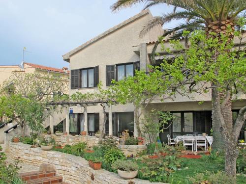Pjescana Uvala Apartamento | Apartment Maslina by Interhome