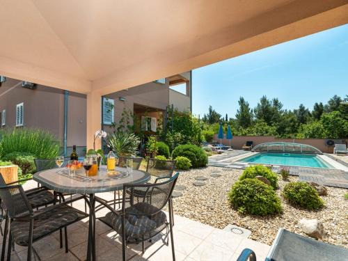 Rovanjska Apartamento | Apartment Matas-2 by Interhome