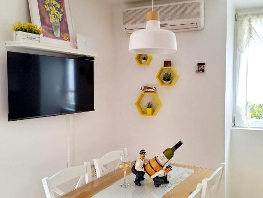 Supetar Apartamento | Apartment Megi in Supetar historical core