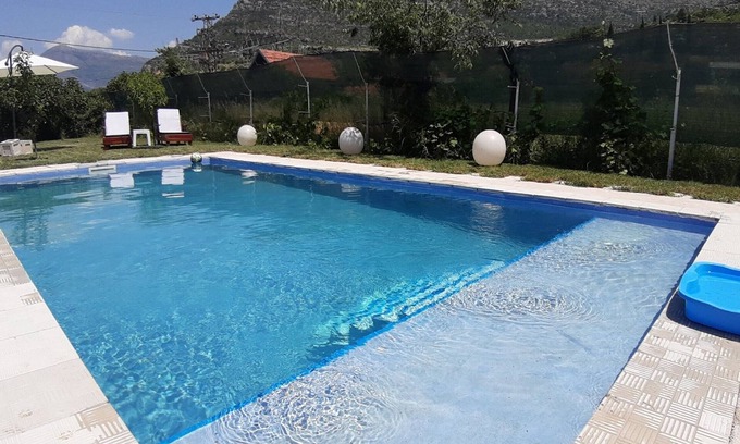 Trebinje Apartamento | Apartment Merona with Swimming Pool - Two Bedroom Apartment with Swimming pool