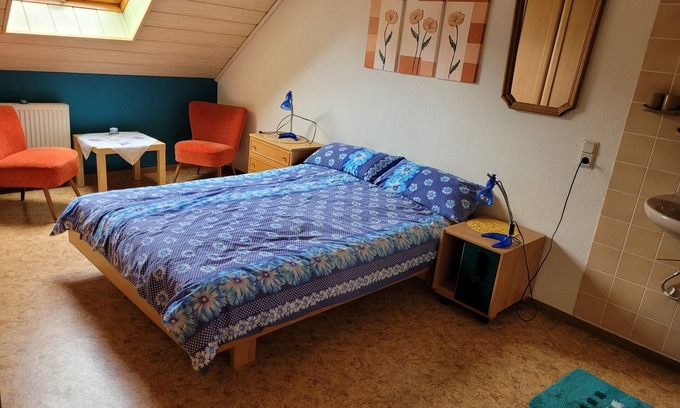 Minheim Apartamento | Alquiler-Baño Privado-Balcón