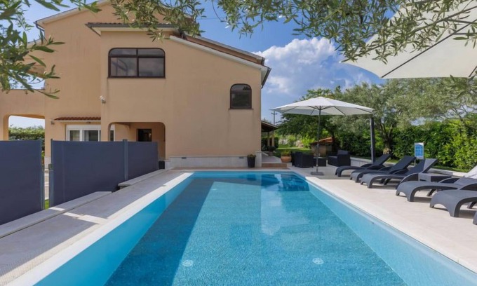 Vosteni Apartamento | Apartamento Mir by Interhome