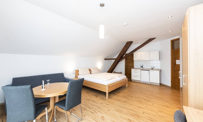 Nordheim a. Main Apartamento | Apartamento con cocina y sala de estar / dormitorio combinada para hasta 3 personas.
