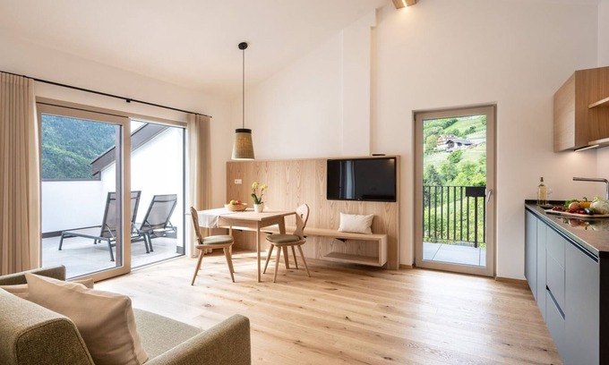Barbiano Apartamento | Apartamento 'Müller' con vistas a la montaña, piscina compartida y Wi-Fi
