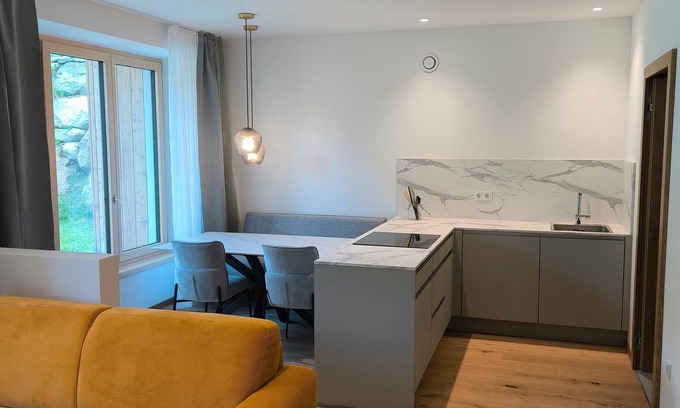 San Pancrazio Apartamento | Apartment 'Naturapartments Alpreid Eiche' with Mountain View, Communal Pool and Wi-Fi