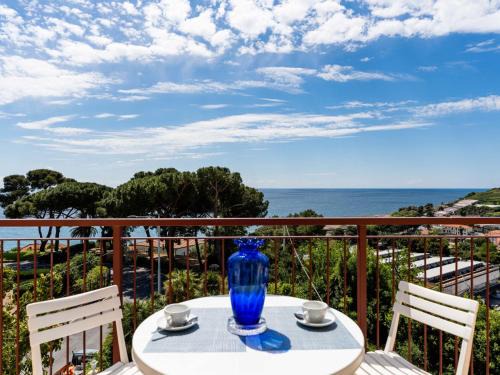 Bussana Apartamento | Apartment Nausicaa by Interhome