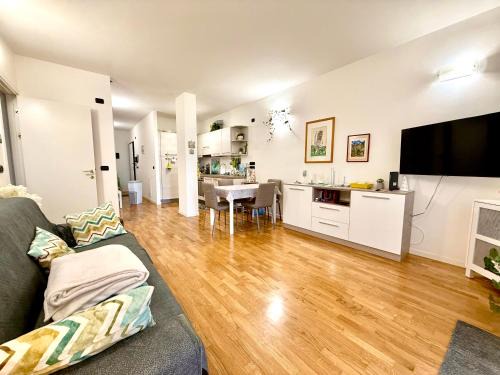Ferrara Apartamento | Apartment near the Old Town and city Center of Ferrara - Private Parking spot on the River - Amazing View