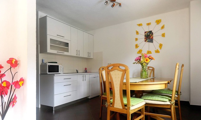 Zrnovnica Apartamento | Apartamento no. 5 con piscina