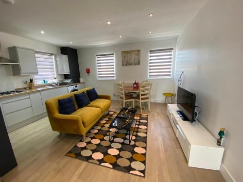 Truro Apartamento | Apartment No 8 - Stay in style in the heart of the Cathedral City.