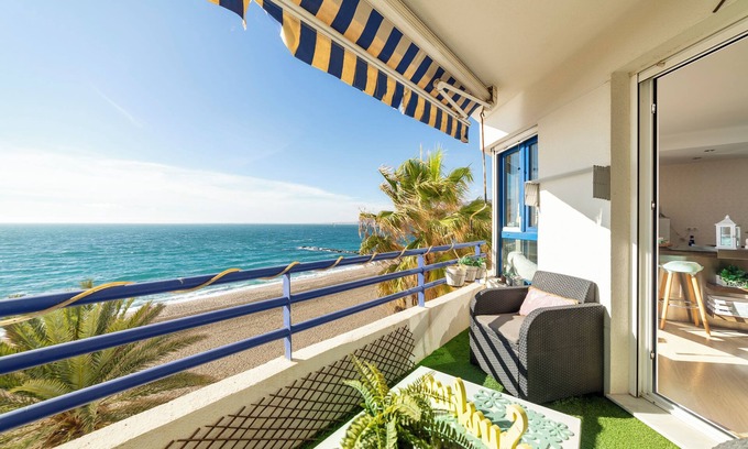 Almeria Apartamento | Apartamento "Ocean Views, Paseo Marítimo" con Terraza y Wi-Fi