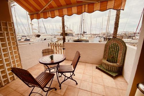 Gruissan Apartamento | Apartment of 26 m2 with view on the boats