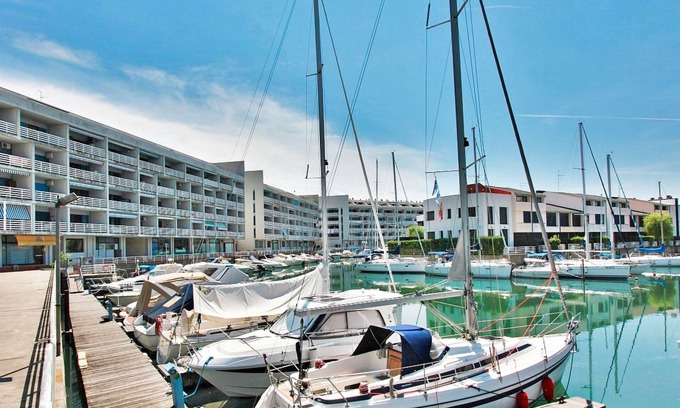 Lignano Sabbiadoro Apartamento | Apartamento Olimpo by Interhome