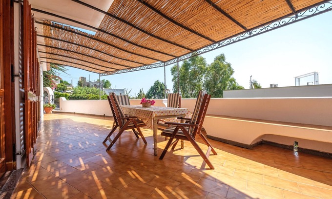 Canneto Apartamento | Apartment 'Oleandro' with Private Terrace and Wi-Fi