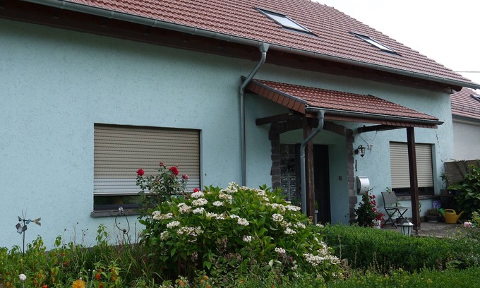 Losheim am See Apartamento | Apartamento al borde del bosque en el distrito de Scheiden de Losheim am See