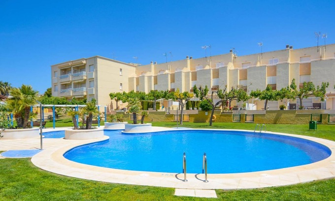 El Roc de Sant Gaieta Apartamento | Apartamento en segunda línea de mar con zona comunitaria y piscina