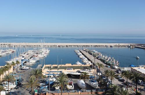 Centro de Fuengirola Apartamento | Apartment on the harbor, first line with beautiful sea view in 4 star hotel