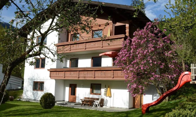 Stumm Apartamento | Apartment on the middle floor, large terrace to the south & garden Rudolf Steiner house