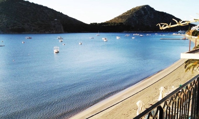 Argolis Region Apartamento | Apartment one breath from the sea in Tolo!!!5 meters from the sea,free sunbeds!!
