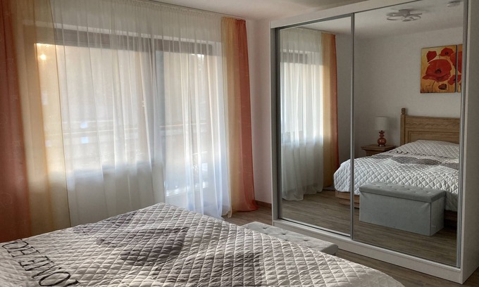 Traunreut Apartamento | Alquiler-Confortable-Baño Privado-Vista al bosque
