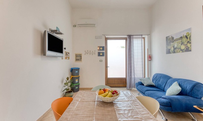 Acquarica del Capo Apartamento | Apartamento 'Pamela' con terraza privada, Wi-Fi y aire acondicionado