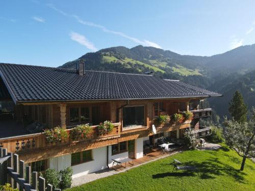 Auffach Apartamento | Apartment Panorama Chalet Tirol by Interhome