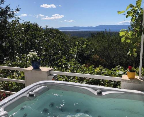 Smrika Apartamento | Apartment Paris with jacuzzi and sea view