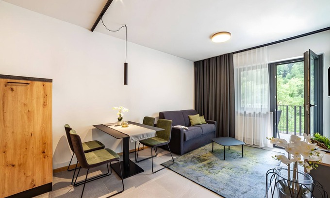 Lagundo Apartamento | Apartamento 'Pauli 4' con vistas a la montaña, jardín compartido y Wi-Fi