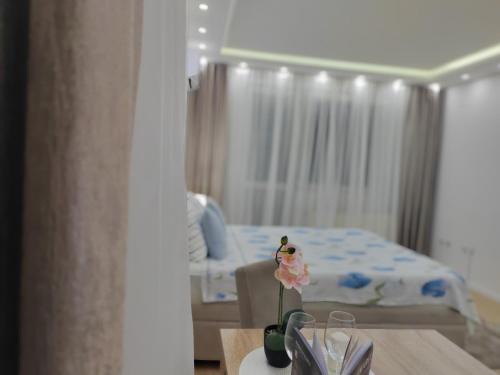 Central Serbia Apartamento | Apartment "PERLA LUX" 4 STARS by Central park included FREE Wi-Fi & Parking & Kitchen & Washing mashine & Keyless code entry & Hidden terrace