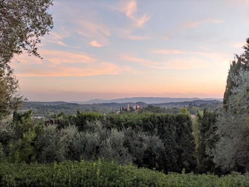 Chateauneuf-Grasse Casa | Apartment Picasso in large park with heated pool
