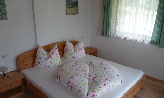 Martello Apartamento | Apartamento 'Pirchahof Dorfblick' con vistas a la montaña, terraza compartida y wifi