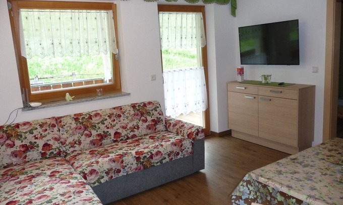 Martello Apartamento | Apartamento 'Pirchahof Waldruhe' con vistas a la montaña, terraza compartida y Wi-Fi
