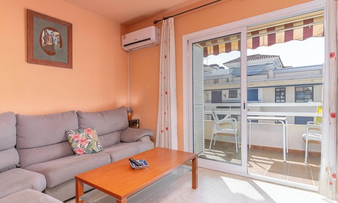 El Morche Apartamento | Apartamento 'Piso El Morche' con piscina compartida, terraza privada y Wi-Fi