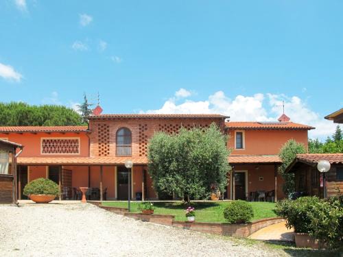 Orentano Apartamento | Apartment Ponziani-2 by Interhome